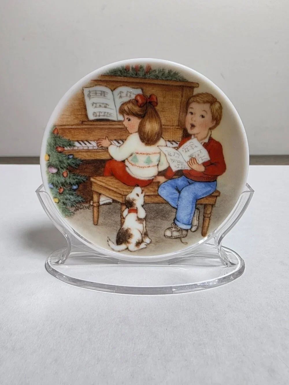 Sweet Holiday Harmony Vintage 1992 Hallmark Keepsake Ornament Collector's Plate